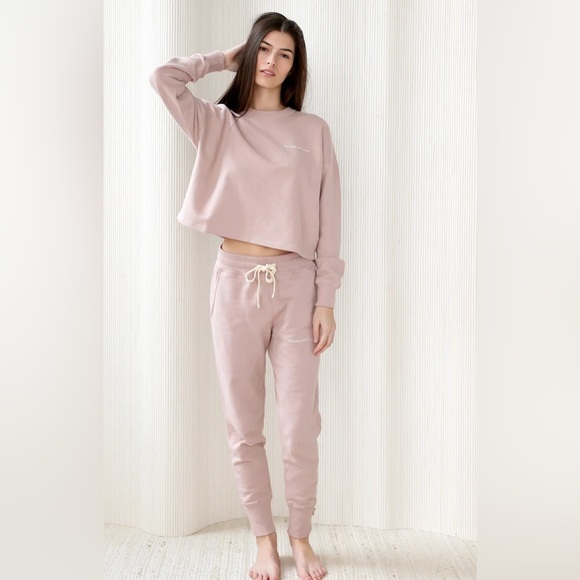 2 PIECE SET- Province of Canada cropped crewneck and joggers - Picture 1 of 7